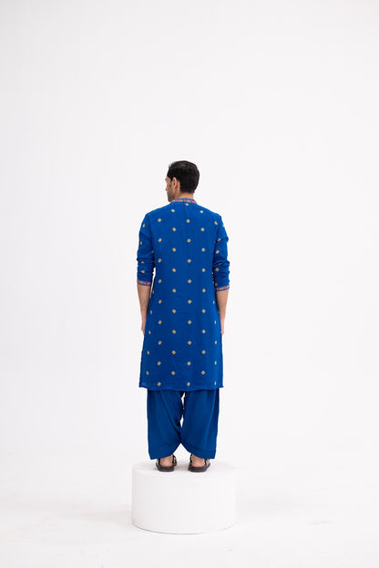 Blue Butta Kurtafull Set With Cowl Pants