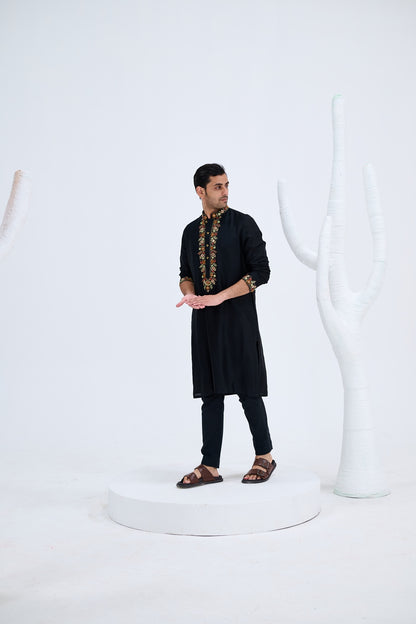 EBONY KURTA SET WITH BLACK PANTS