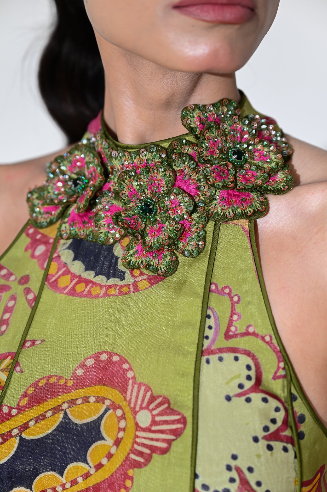 OLIVE BLOOM HALTER M IDI DRESS